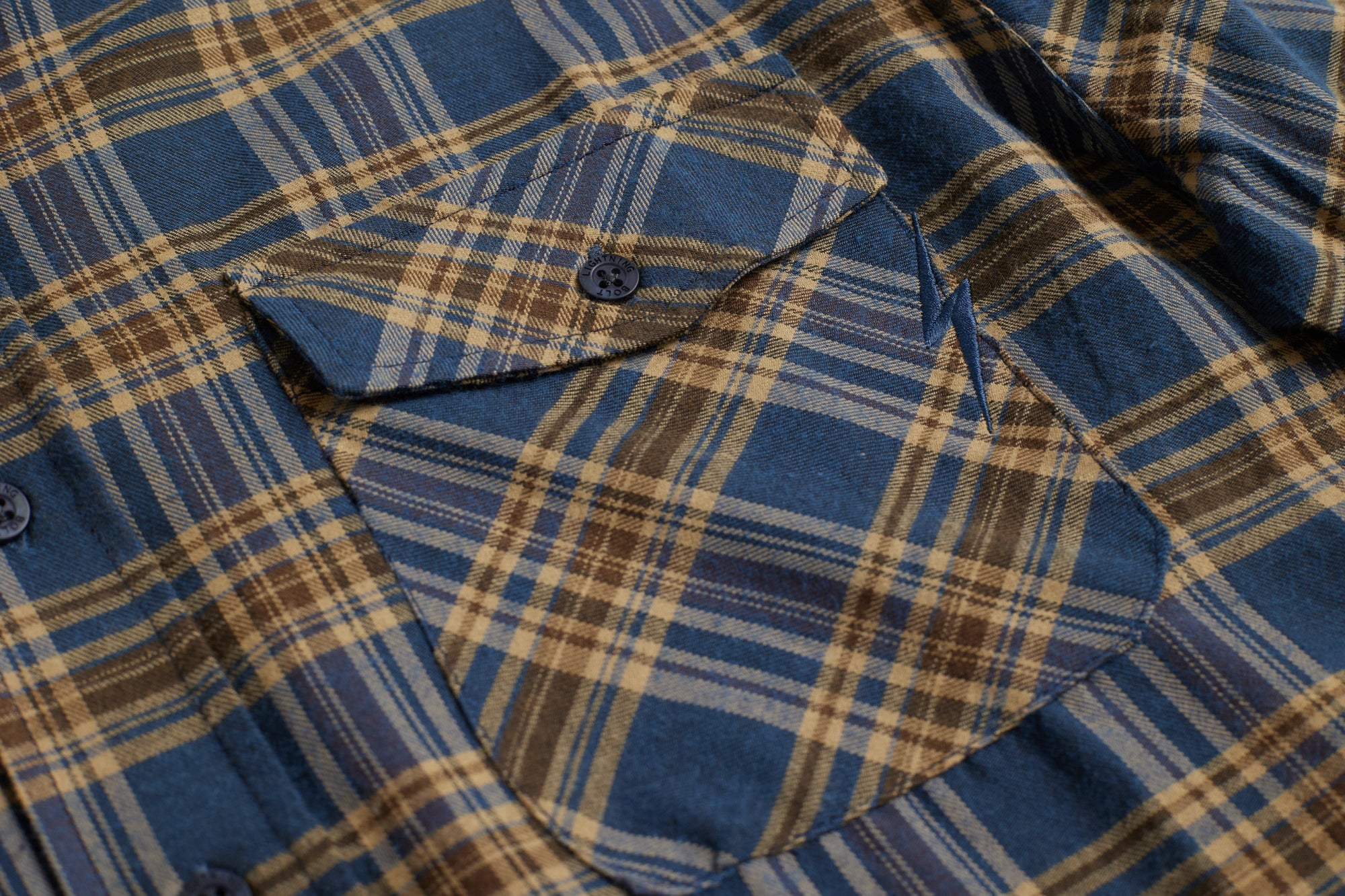 Hilo Shirt - Lightning Bolt ⚡ - Lightning Bolt USA